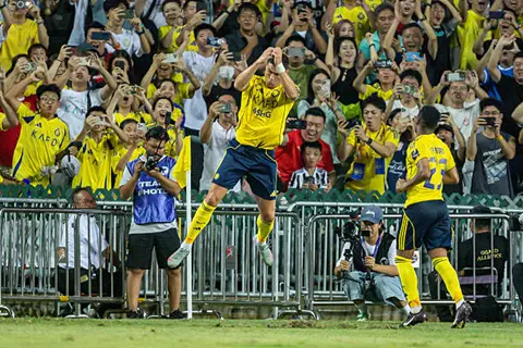 رابع ناد.. كريستيانو رونالدو يسجل المئوية مع النصر